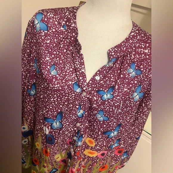 Pretty Spring Button Down Blouse - Picture 2 of 10
